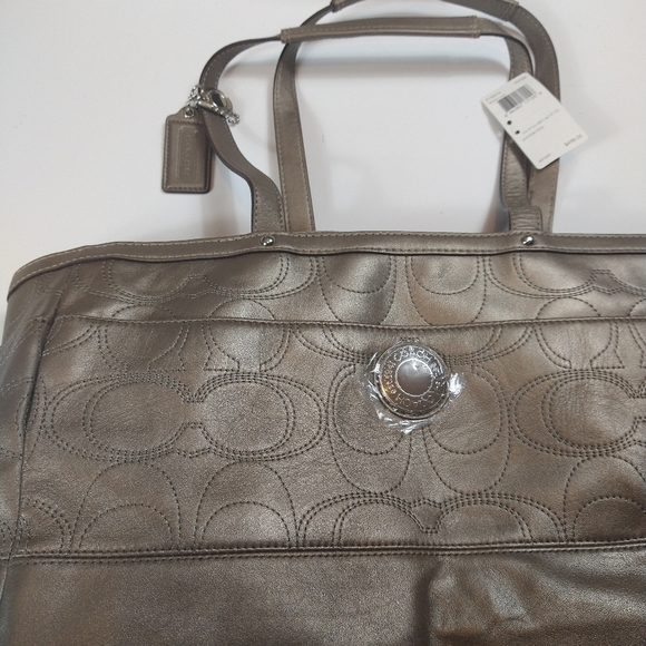 Coach - Picture 6 of 13